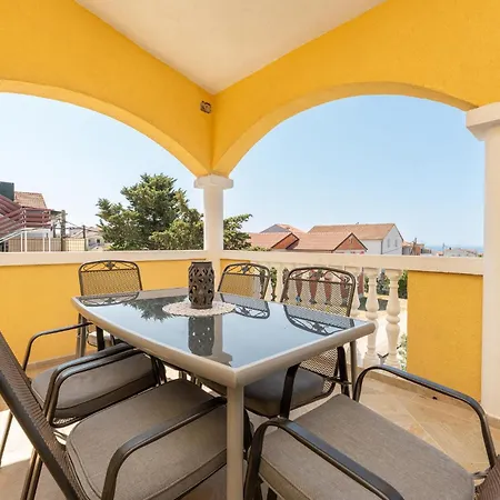 Apartamento Beautiful In With Wifi
