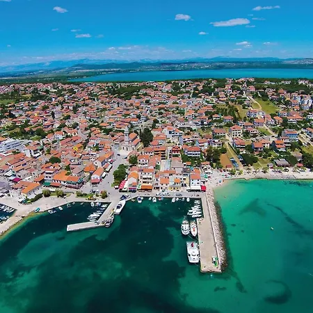 Stunning In شقة *