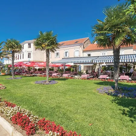Stunning In Pakoštane