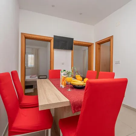 Apartamento Beautiful In With Wifi Pakoštane